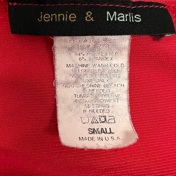 Sleeveless Red Drape Top women’s size S - Picture 6 of 6